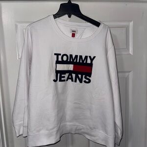 Tommy Hilfiger White Sweatshirt with Red and Blue Accents